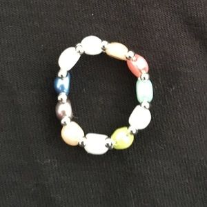 Two pearl stretch rings